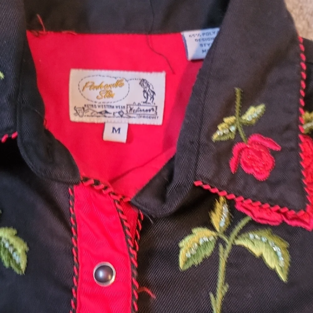 Panhandle Slim Red and Black Embroidered Women's Top - Picture 3 of 5